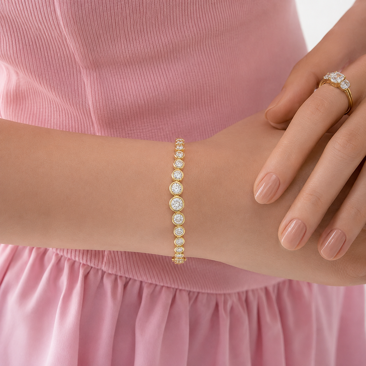 Graduated V Tennis Bracelet